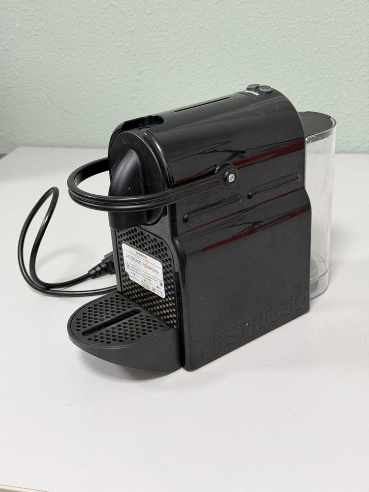Nespresso Magimix Inissia M105 zwart koffiecupmachine black, Elektronische apparatuur, Koffiezetapparaten, Zo goed als nieuw, Koffiepads en cups