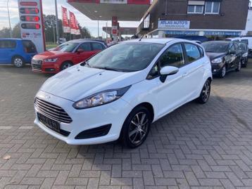 Ford Fiesta Benzine 5 Deurs! Airco Navi Trekhaak! KOOPJE! beschikbaar voor biedingen