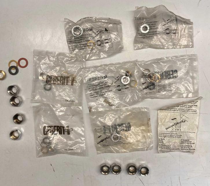 Set van 41 verschillende accessoires voor sanitaire aansluit, Doe-het-zelf en Bouw, Sanitair, Nieuw, Overige typen, Chroom, Ophalen of Verzenden