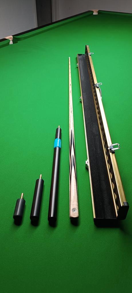 Snookerkeu Britannia Poseidon 'Titanium Cues' uit één stuk, Sport en Fitness, Biljarten en Poolen, Zo goed als nieuw, Ophalen of Verzenden