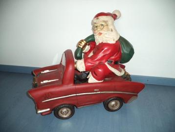 Kerstman in vintage auto beschikbaar voor biedingen