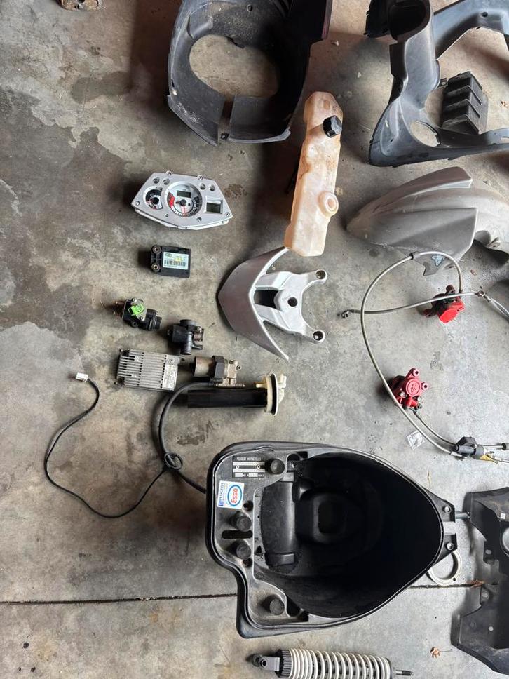 Veel onderdelen peugeot jetforce tsdi, Fietsen en Brommers, Brommeronderdelen | Scooters, Gebruikt, Peugeot, Overige typen, Ophalen of Verzenden