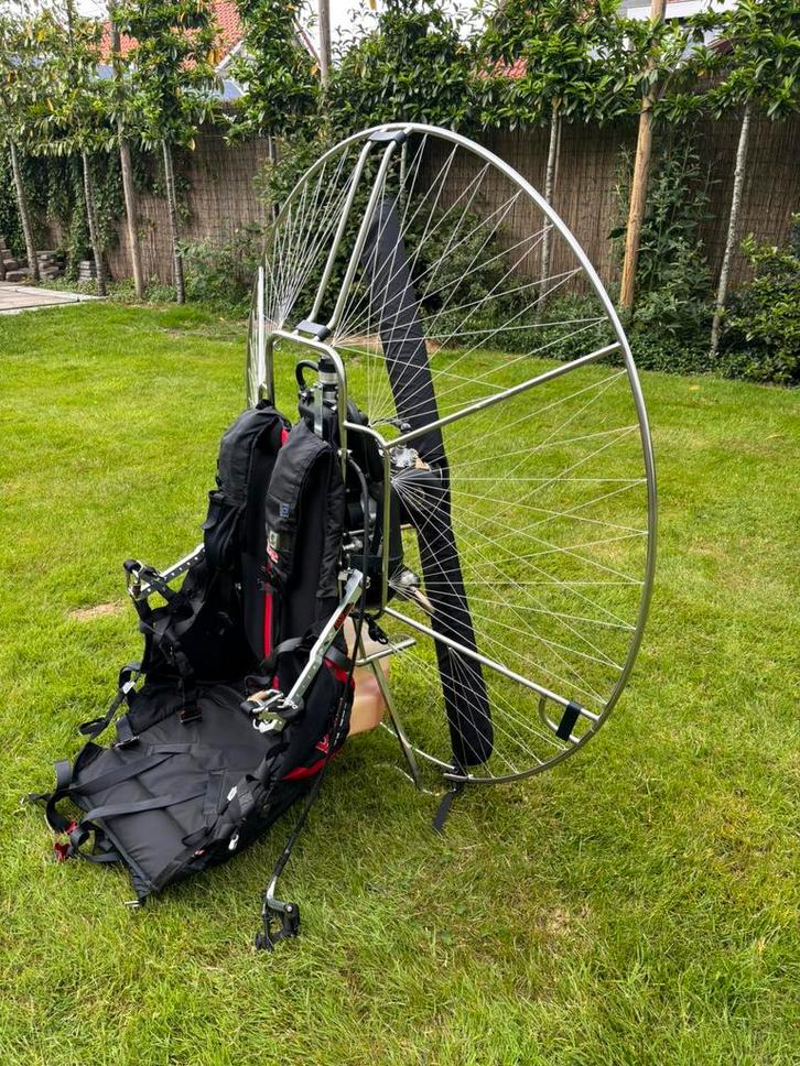 Lichtgewicht paramotor set NIEUW!!, Sport en Fitness, Zweefvliegen en Paragliding, Zo goed als nieuw, Scherm, Ophalen
