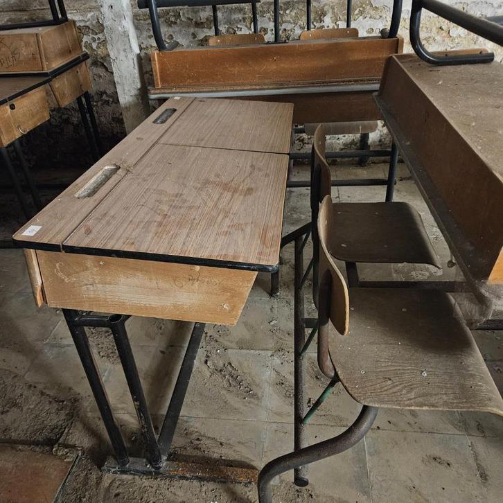 oude schoolbanken, Huis en Inrichting, Bureaus, Gebruikt, Bureau, Ophalen