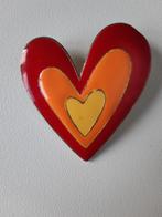 Vintage geëmailleerde hartvormige broche, Rouge, Enlèvement ou Envoi, 4 à 7 cm