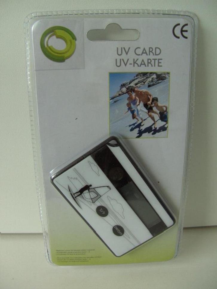 UV KAART (MEET DE UV straling bescherm uzelf en uw gezin!) N, Handtassen en Accessoires, Uiterlijk | Lichaamsverzorging, Nieuw