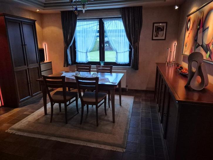 Eetkamer (Kerselaar), Huis en Inrichting, Complete eetkamers, Gebruikt, 4 tot 6 stoelen, Ophalen