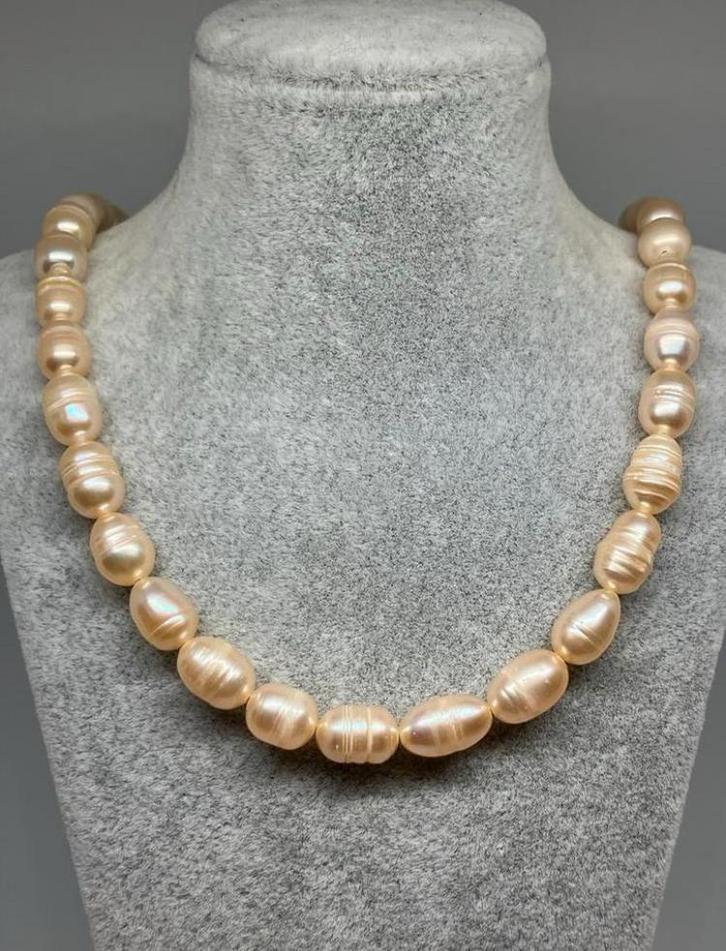 Echte parel ketting met zilveren sluiting – €30, Handtassen en Accessoires, Kettingen, Nieuw, Zilver, Geel, Met edelsteen, Ophalen of Verzenden