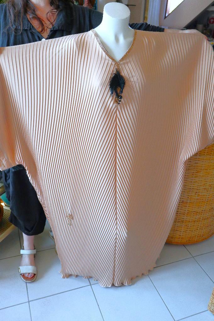 prachtig originele djellaba jurk, Vêtements | Femmes, Robes, Comme neuf, Taille 42/44 (L), Beige, Sous le genou, Enlèvement ou Envoi