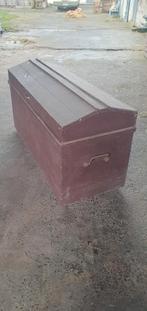 Ancienne boîte en bois, Enlèvement