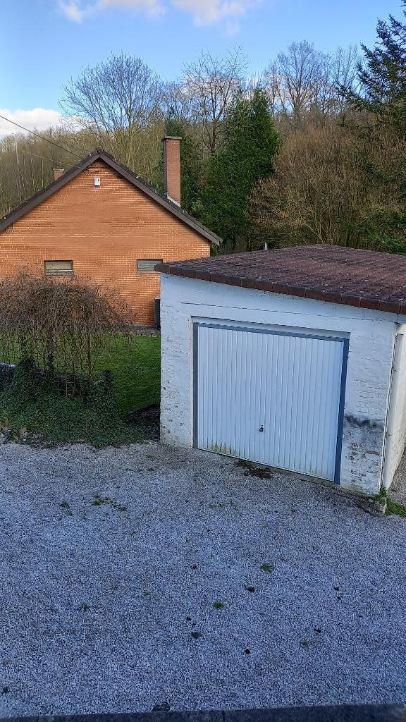 Garage à louer uniquement pour l aéroport charleroi, Immo, Garages en Parkeerplaatsen, Charleroi