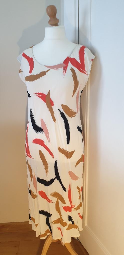 Masai jurk - Maat M, Kleding | Dames, Jurken, Zo goed als nieuw, Maat 38/40 (M), Wit, Onder de knie, Ophalen of Verzenden