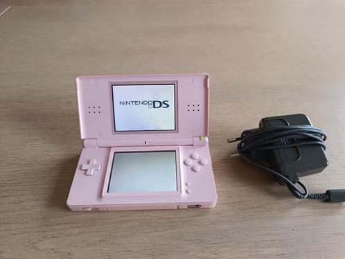 Nintendo DS LITE + HOESJE EN.27 SPELLETJES.-WERKT PERFECT.., Games en Spelcomputers, Spelcomputers | Nintendo DS, Zo goed als nieuw