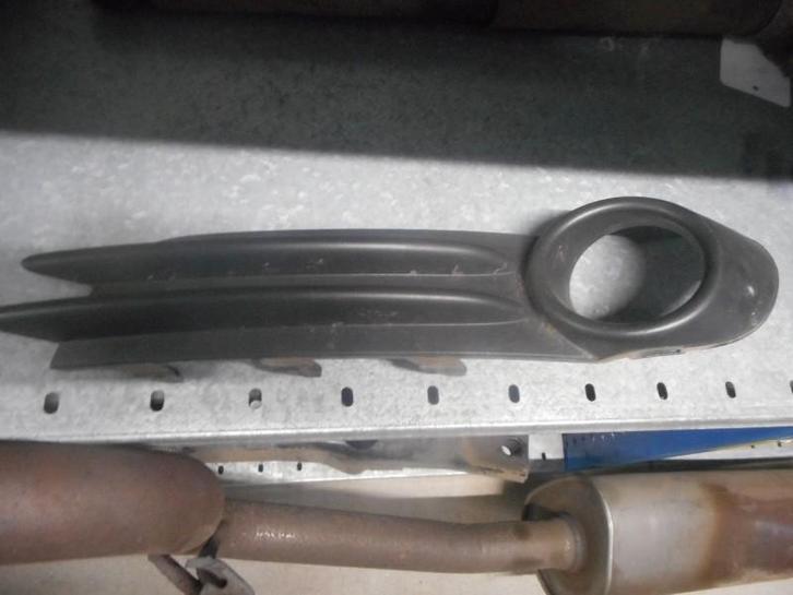 MISTLAMPKAPJE RECHTS Ford Focus 3 (r.vcm5119952a), Auto-onderdelen, Carrosserie, Ford, Rechts, Gebruikt
