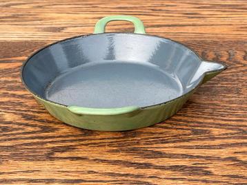 oud pannetje met giettuit groen emaille bakpan fifties  beschikbaar voor biedingen