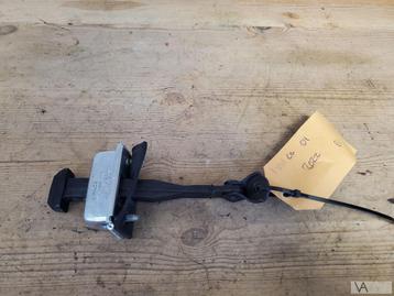 Lynk & co 01 2020 - 2024 deurvanger deurstopper rechts voor beschikbaar voor biedingen