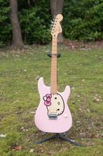 Squier Fender Hello Kitty Stratocaster Uitstekende staat, Muziek en Instrumenten, Snaarinstrumenten | Gitaren | Elektrisch, Ophalen