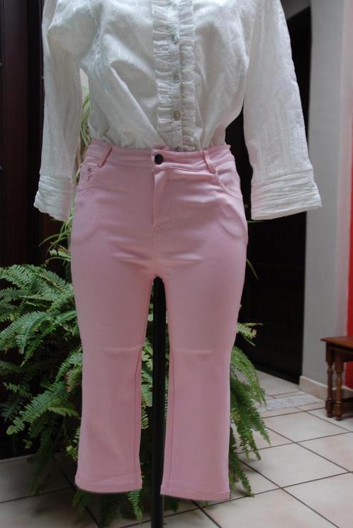 Jeans Pantacourt slim ultra confort rose clair T38 NEUF!!, Vêtements | Femmes, Jeans, Neuf, W28 - W29 (confection 36), Autres couleurs