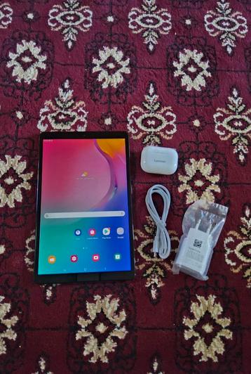 Samsung Galaxy Tab A, bijna nieuwe met accessoires
 beschikbaar voor biedingen