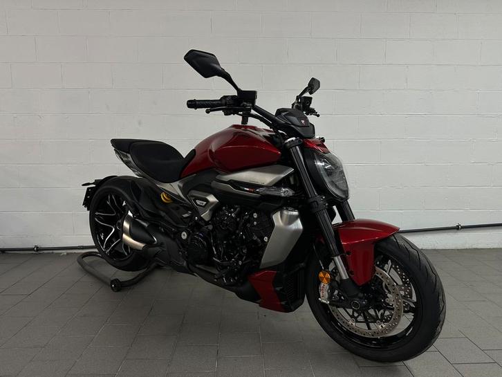 DUCATI X-DIAVEL V4 ***DUCATI SAMBREVILLE***, Motoren, Motoren | Ducati, Bedrijf, Toermotor, meer dan 35 kW, 4 cilinders, Motorrijbewijs A