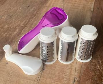 Multifunctionele rasp met handgreep en 3 inzetstukken beschikbaar voor biedingen