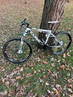 Mountenbike CUBE AMS 29 inch wielen, Fietsen en Brommers, Overige merken, Fully, Ophalen of Verzenden, Zo goed als nieuw