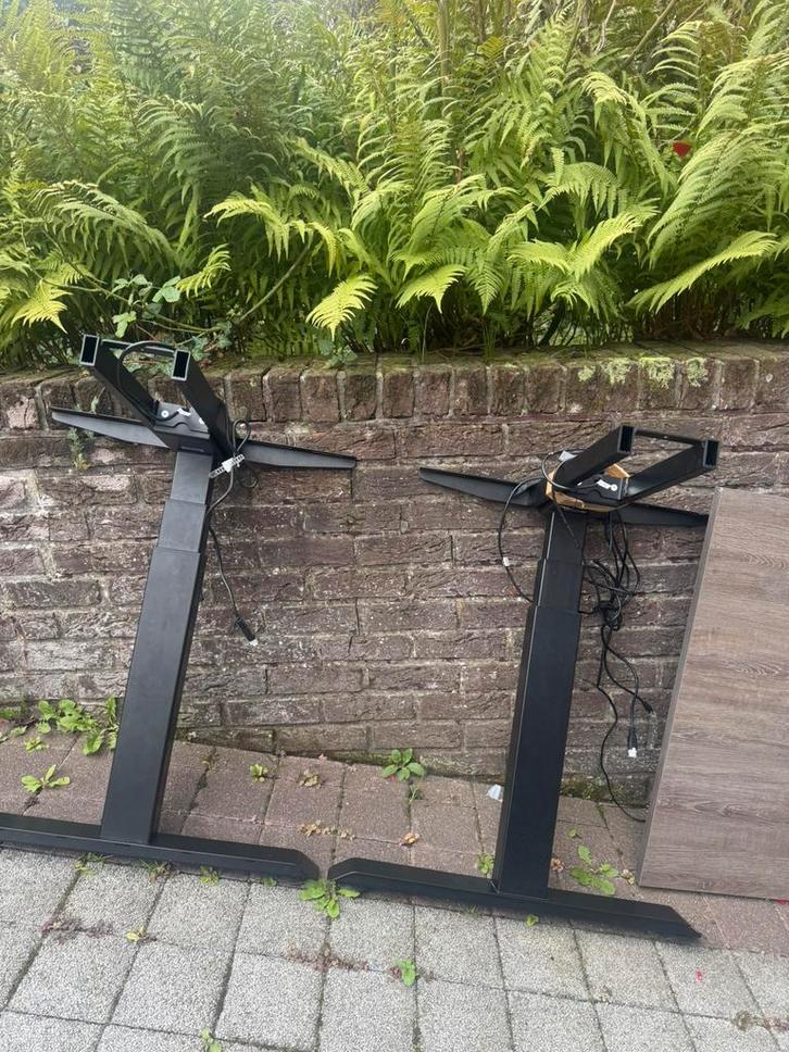 Bureau zit/sta, elektrisch zwart gebeitst essenfineer, Huis en Inrichting, Bureaus, Zo goed als nieuw, Ophalen