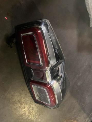 Feu arrière d'origine pour un Isuzu d-max, Enlèvement