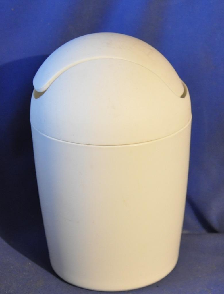 mini poubelle pour maquillage  salle de bain, Enlèvement ou Envoi, Comme neuf, Synthétique