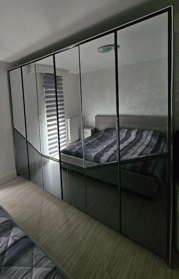 Luxe spiegelkast - Modern design (260x62x232 beschikbaar voor biedingen