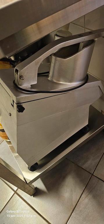 Hendi groentesnijmachine beschikbaar voor biedingen