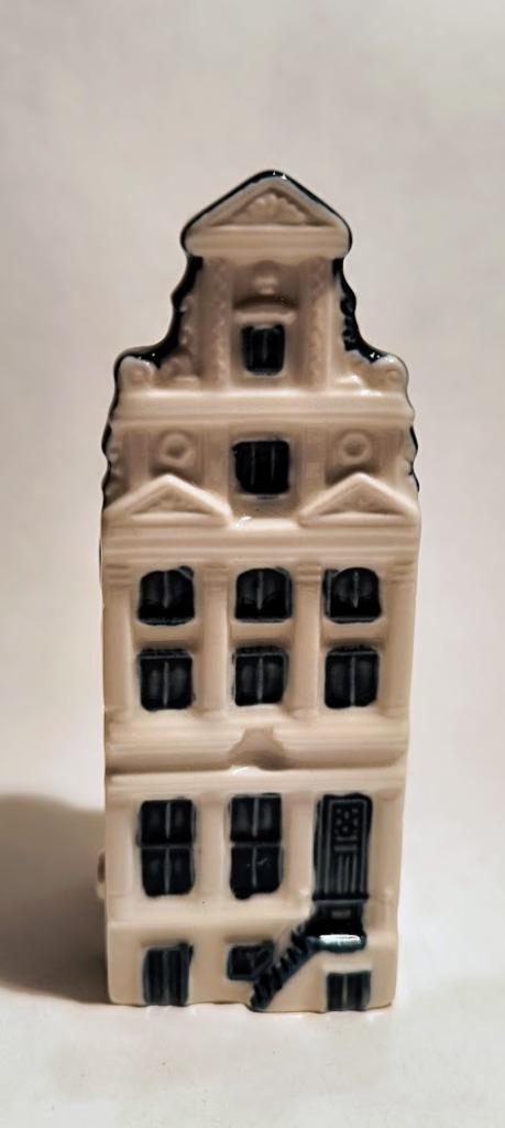 KLM huisje nr 69 't Witte Huys aan de Keizersgracht 319, Ophalen