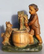 art deco beeld kindje waterput H 24,5 cm KC, Ophalen