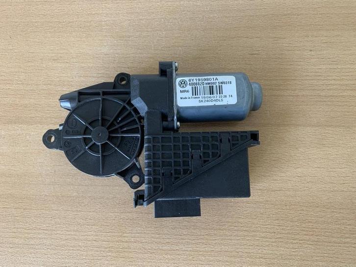 Skoda Fabia 2005- 2008 raammotor elektrisch links 6Y1959801A, Auto-onderdelen, Ruiten en Toebehoren, Skoda, Gebruikt, Ophalen of Verzenden