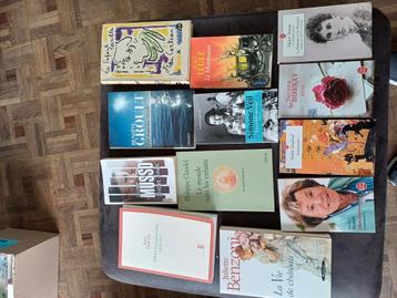 12 livres de divers auteurs  beschikbaar voor biedingen