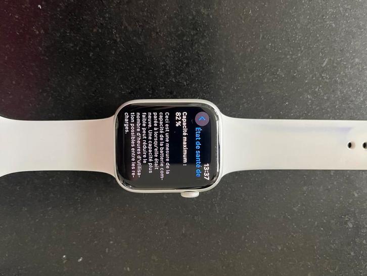 Apple Watch 8 - 45 mm, Handtassen en Accessoires, Smartwatches, Gebruikt, iOS, Wit, Afstand, GPS, Hartslag, Kompas, Slaap, Snelheid