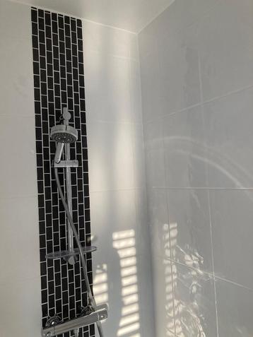 Witte, exclusieve, Italiaanse design tegels douche badkamer beschikbaar voor biedingen