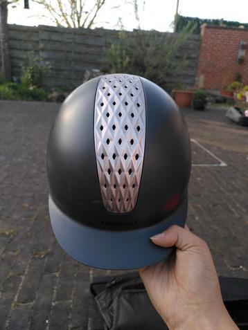 Fouganza cap beschikbaar voor biedingen