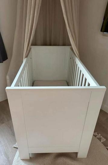 Babybed met Aerosleep matras beschikbaar voor biedingen