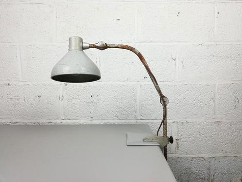 Industriële klemlamp / werkplaats lamp, Antiek en Kunst, Antiek | Verlichting, Ophalen of Verzenden