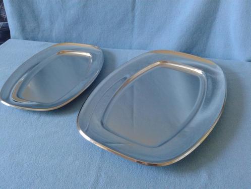 2 plats de service en inox (Alessi - Italie)  vintage, Antiquités & Art, Antiquités | Plateaux, Enlèvement ou Envoi