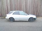 Subaru Impreza 2.0R 16V 4x4 SW. Accident., Auto diversen, Ongevalwagen, Zilver of Grijs, Benzine, 2000 cc, Ophalen