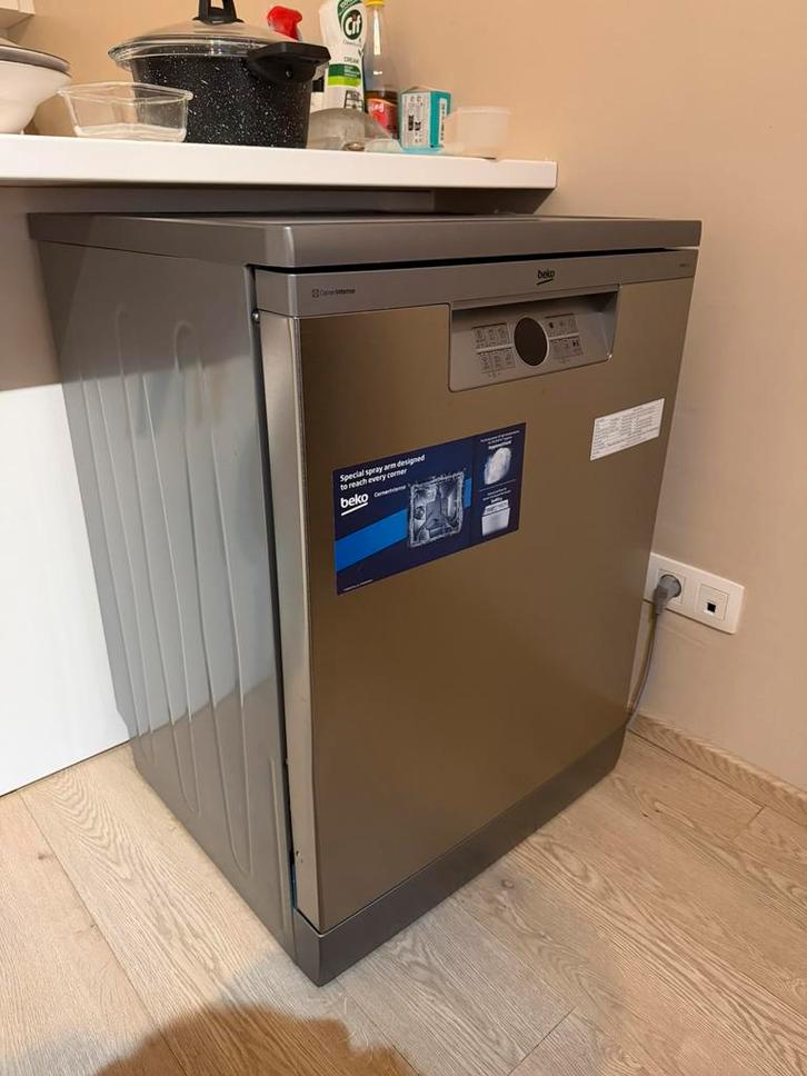 Lave-vaisselle à vendre — très bon état, Electroménager, Lave-vaisselle, Comme neuf, Enlèvement