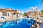 Vrijstaande villa met zwembad op een royaal perceel, Autres, 205 m², 3 pièces, Maison d'habitation
