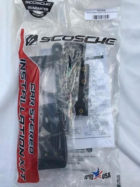 Scosche HD7000B  inbouwkit voor Harley Davidson 1996-2012, Motoren, Onderdelen | Harley-Davidson, Nieuw, Ophalen of Verzenden