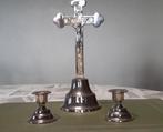 Kruisbeeld met twee kandelaars., Antiek en Kunst, Antiek | Religieuze voorwerpen, Ophalen of Verzenden