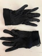 Handschoenen paardrijden, Ophalen