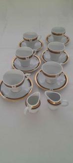 Koffieservies met goud- en blauwe rand, Tasse(s) et/ou soucoupe(s), Autres styles, Enlèvement ou Envoi, Porcelaine