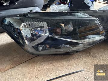 Koplamp Volkswagen Caddy Halogeen 2K1941016A Rechts beschikbaar voor biedingen