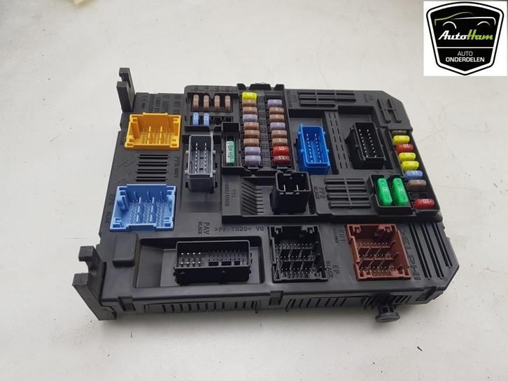 ZEKERINGKAST Toyota ProAce City (01-2019/02-2024), Auto-onderdelen, Elektronica en Kabels, Toyota, Gebruikt